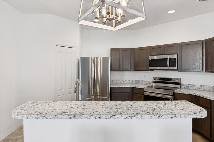 Property Photo: 305 Arbuthnot Street FL 33881