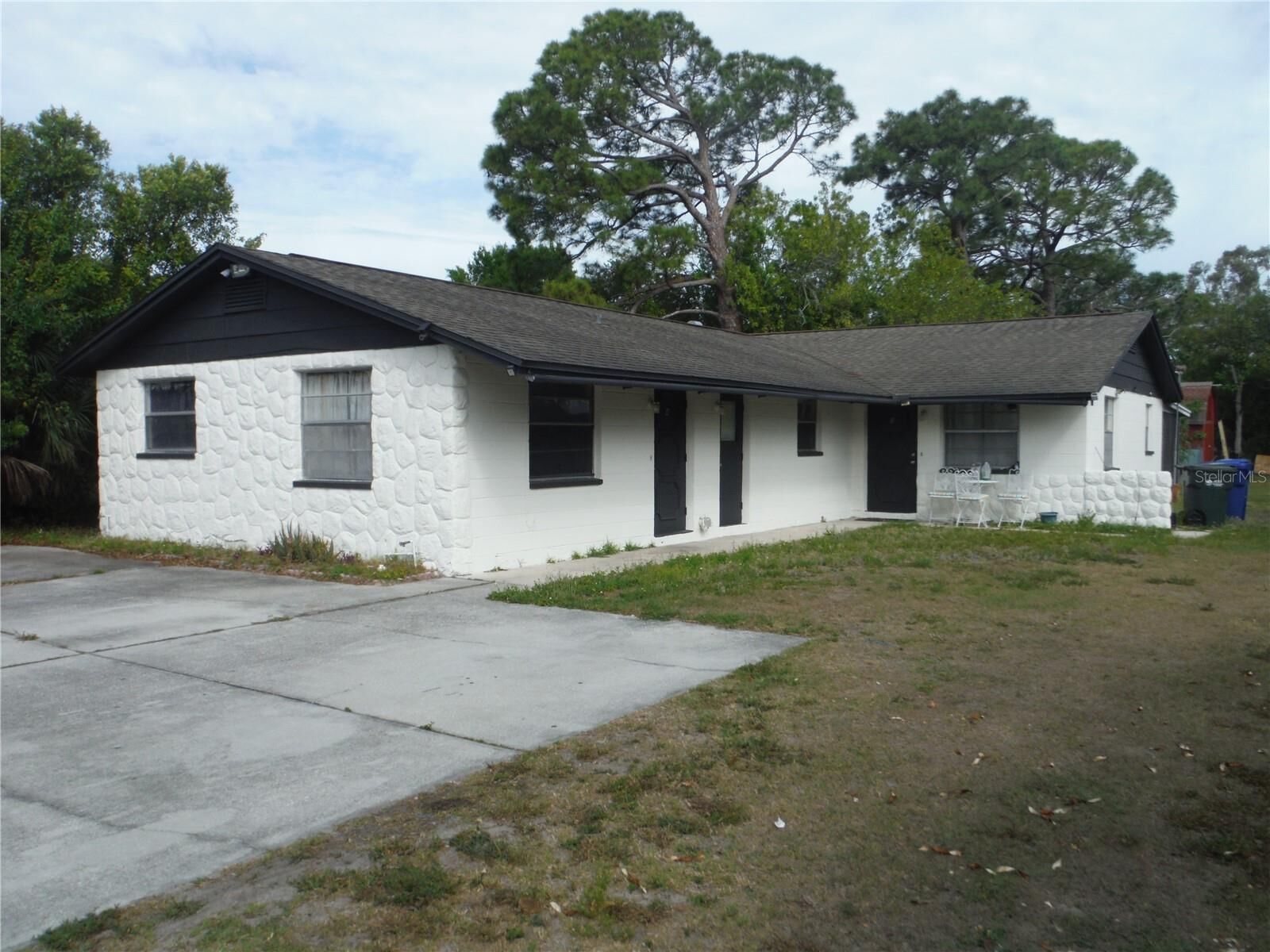 Property Photo:  118 Lake Avenue SE  FL 33771 