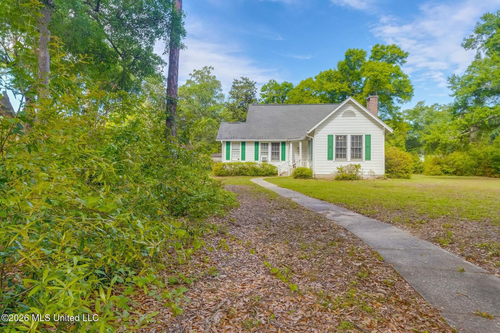 Property Photo:  2313 Gulf Avenue  MS 39501 
