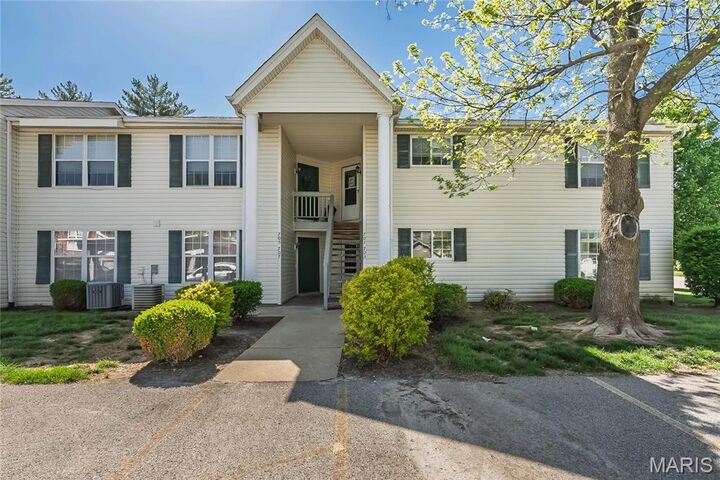 Property Photo:  703 Sugar Glen Drive 4  MO 63376 