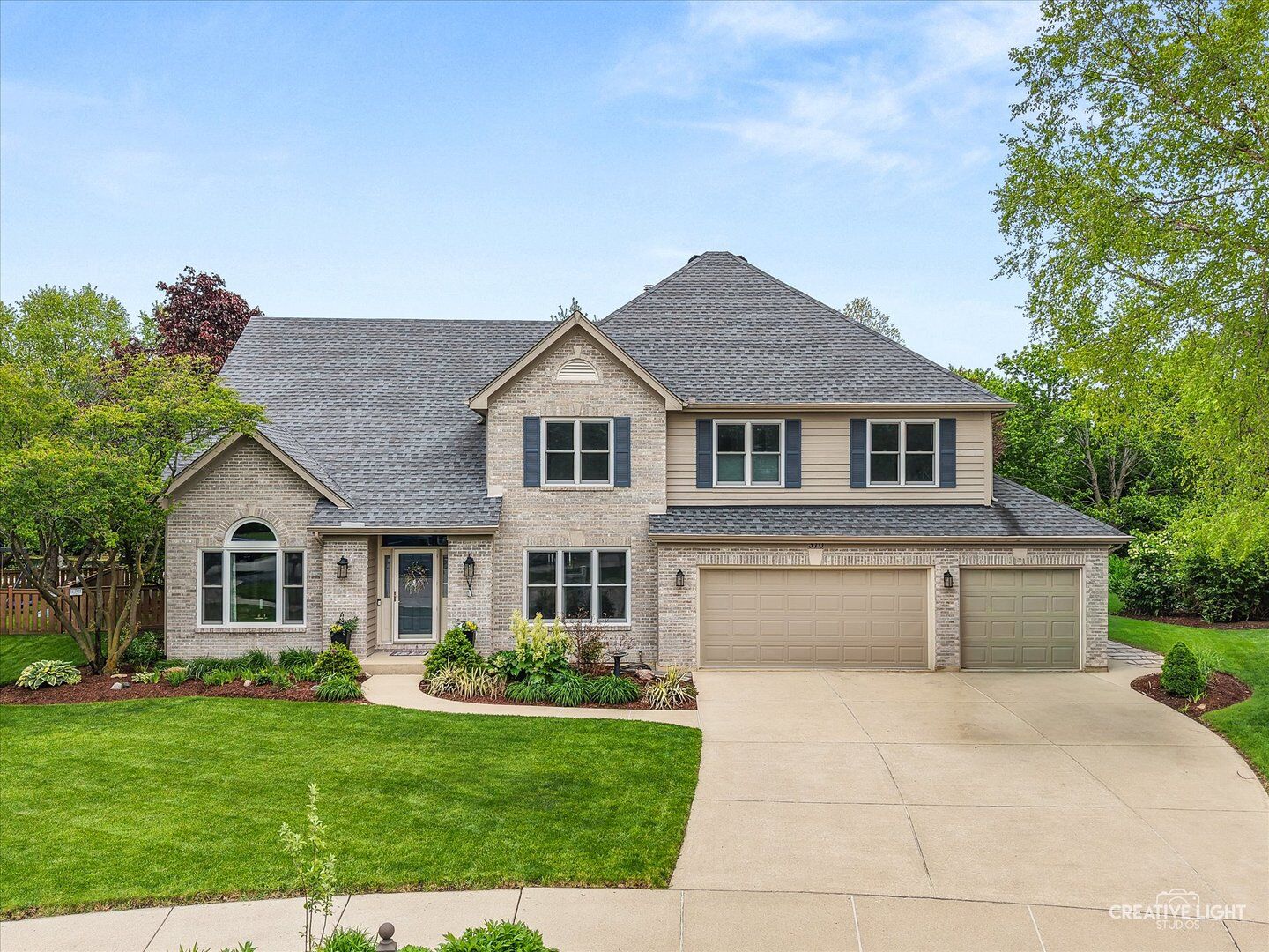 Property Photo:  310 Flintlock Court  IL 60543 