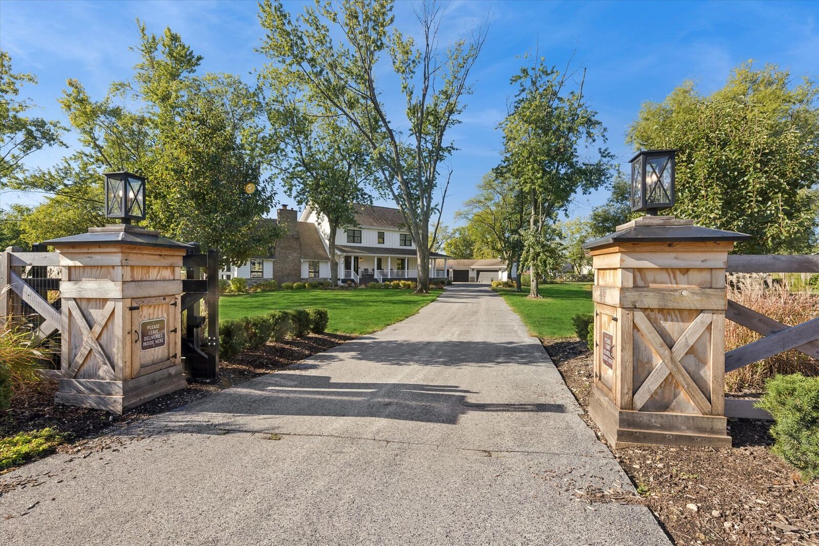 Property Photo:  16W185 89th Street  IL 60527 