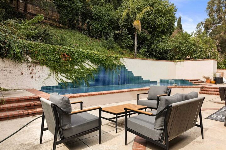 Property Photo:  4007 Alta Mesa  CA 91604 