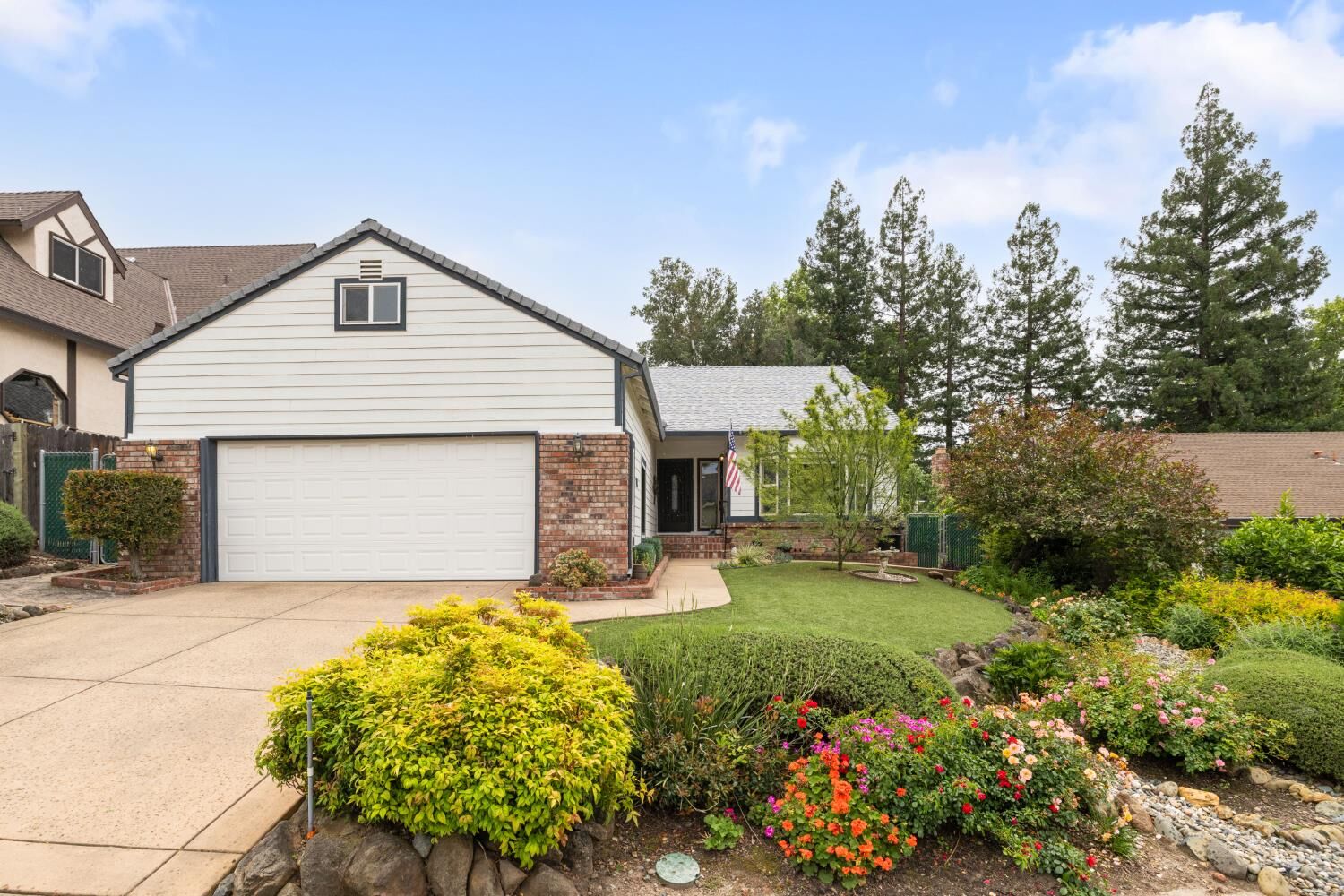 Property Photo:  7118 Murdock Way  CA 95608 