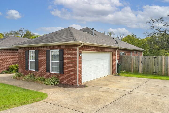 Property Photo:  564 Rose Cottage Cir  TN 37066 