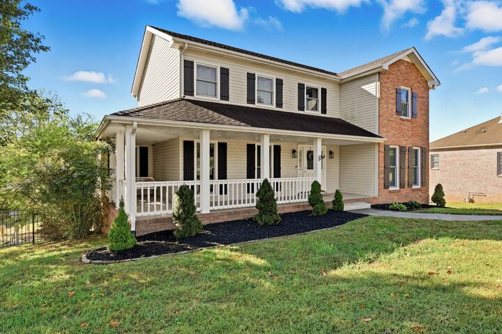 Property Photo:  868 S Ridge Trl  TN 37043 