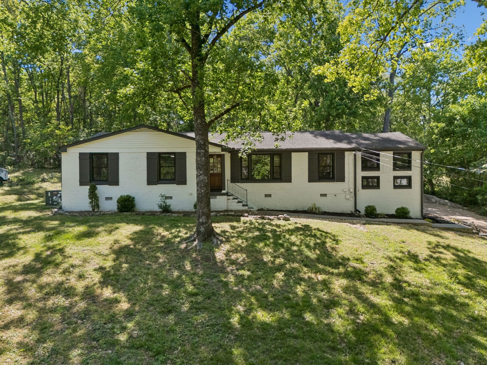 Property Photo:  703 Clematis Dr  TN 37205 