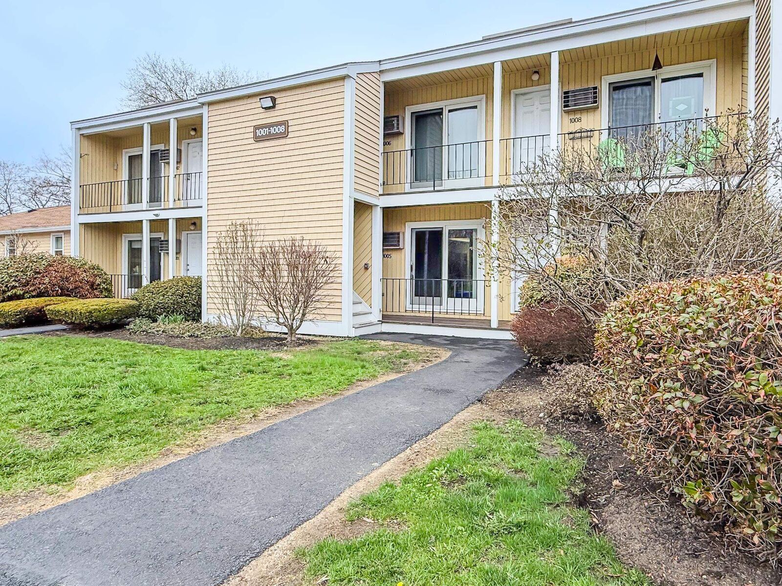 Property Photo:  1005 Cocheco Court  NH 03820 