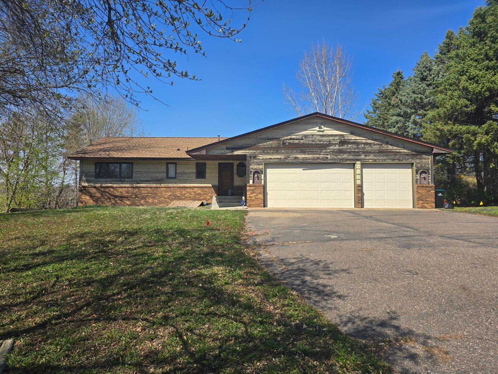 Property Photo:  1325 Karth Lake Circle  MN 55112 
