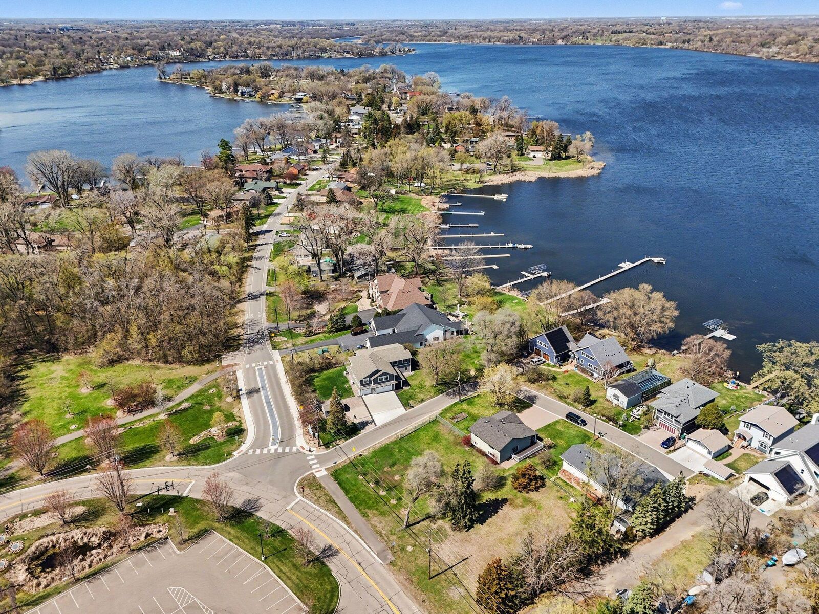 Property Photo:  100 Peninsula Road  MN 55441 