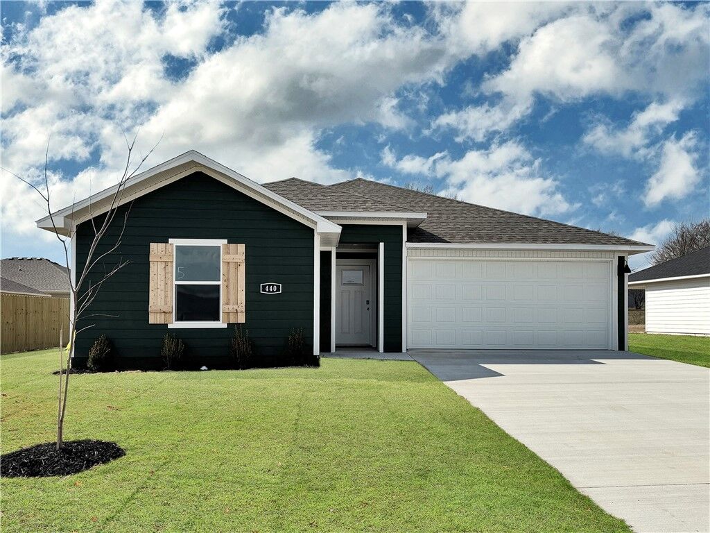 Property Photo:  530 Riggs Street  AR 72753 
