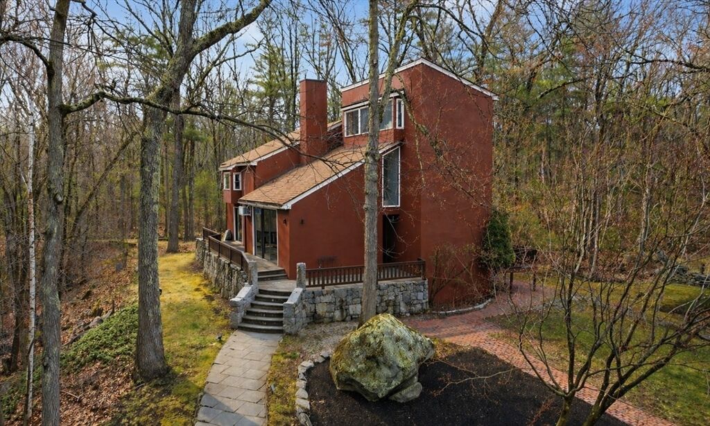 Property Photo:  400 Rutland Street  MA 01741 