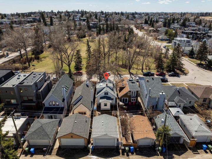 Photo de la propriété:  2230 22 Avenue SW  AB T2T 0S7 