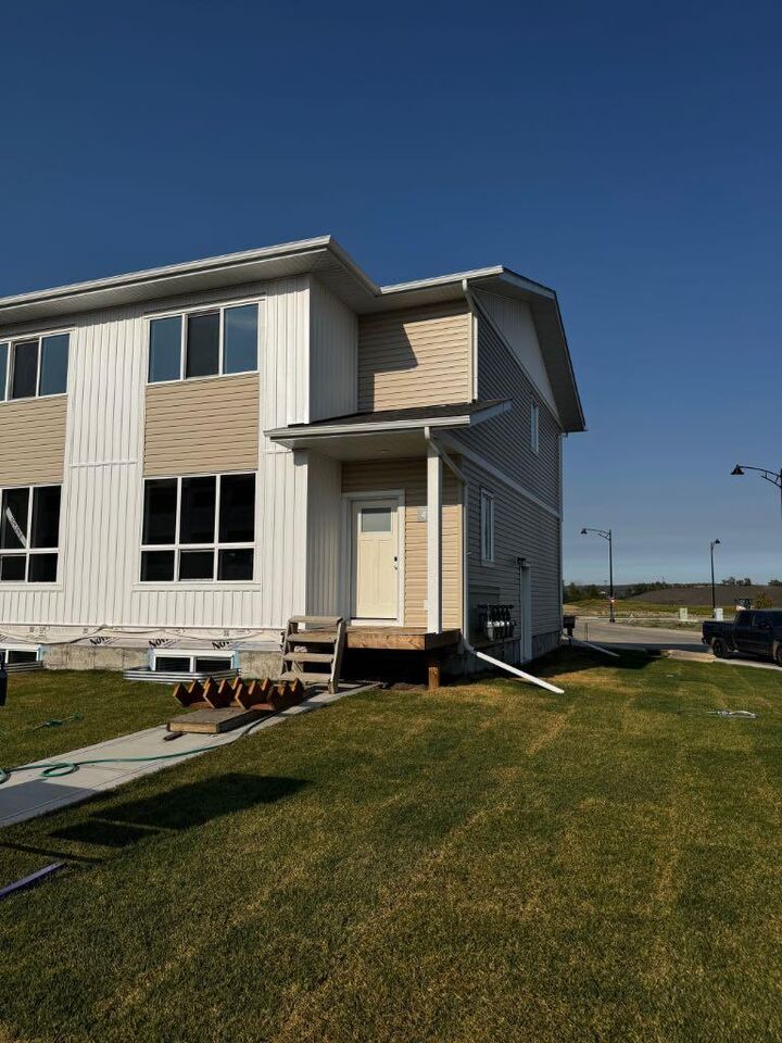 Property Photo: 42 Lavelle Close AB T4S 0S5