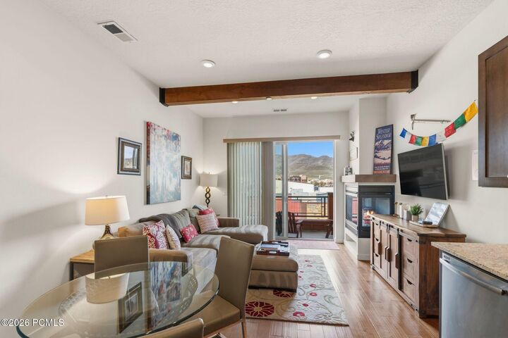 Property Photo:  6169 Park Lane Unit 4  UT 84098 