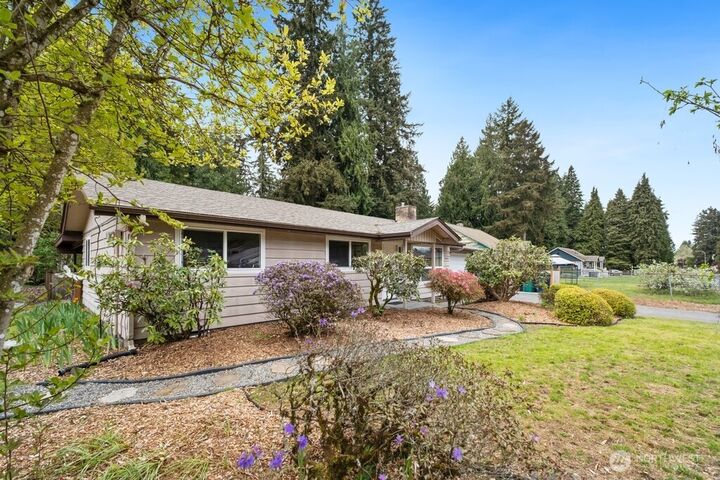 Property Photo:  1018  29th Street SE  WA 98002 