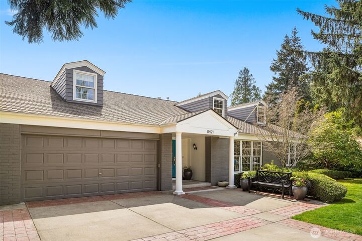 Property Photo:  8421 SE 72nd Place  WA 98040 