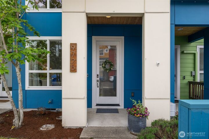 Property Photo:  9725  10th Place SW  WA 98106 