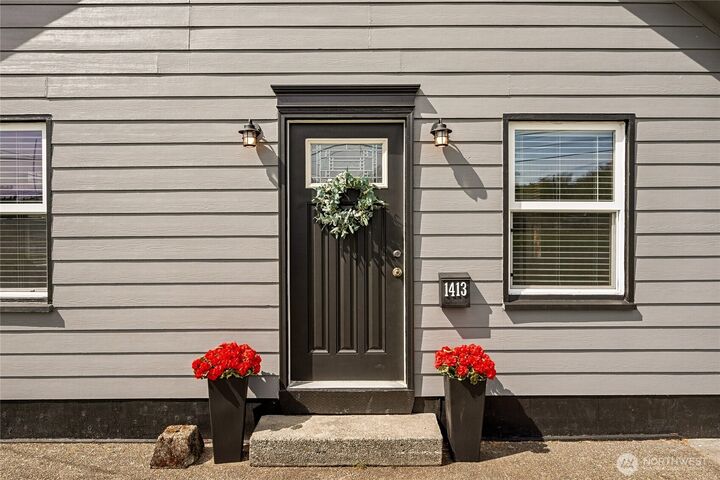Property Photo:  1413  Lincoln Street  WA 98550 
