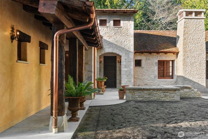 Property Photo:  11008 N Deer Drive  WA 98020 