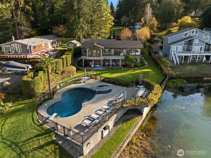 Property Photo:  817  Fox Drive  WA 98333 