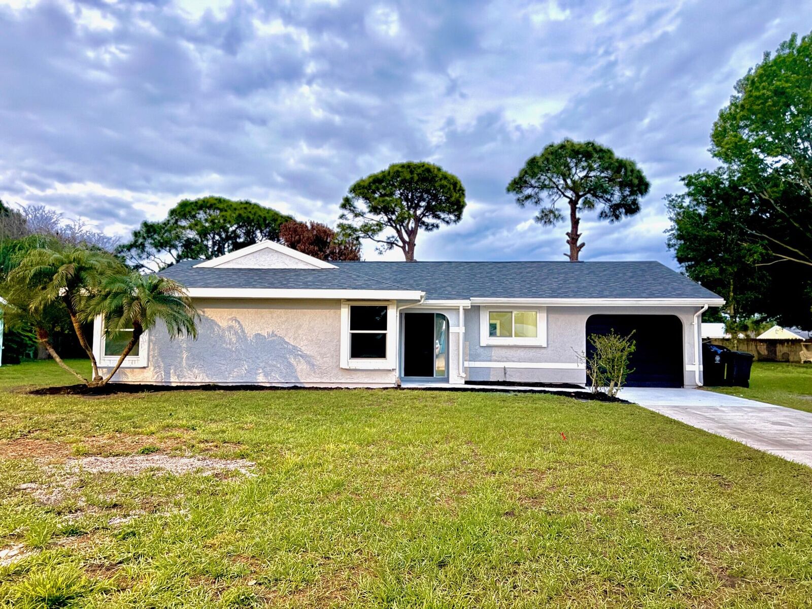 Property Photo:  1343 SE Vestridge Lane  FL 34952 