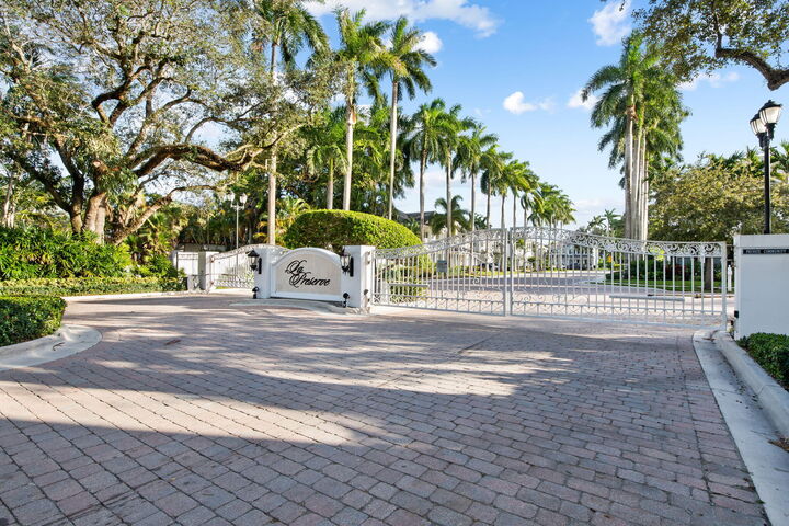 Property Photo:  1421 SW 20th Court  FL 33315 