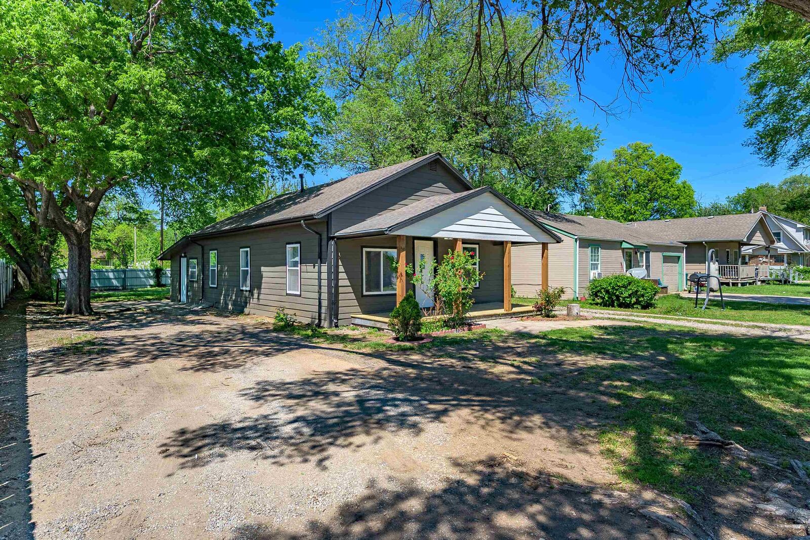 Property Photo:  3237 N Market St  KS 67219 