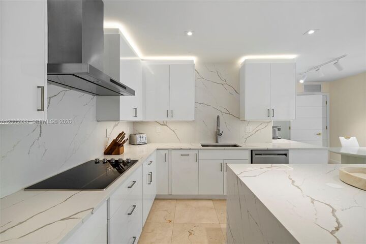 Property Photo:  1830 S Ocean Dr 5103  FL 33009 