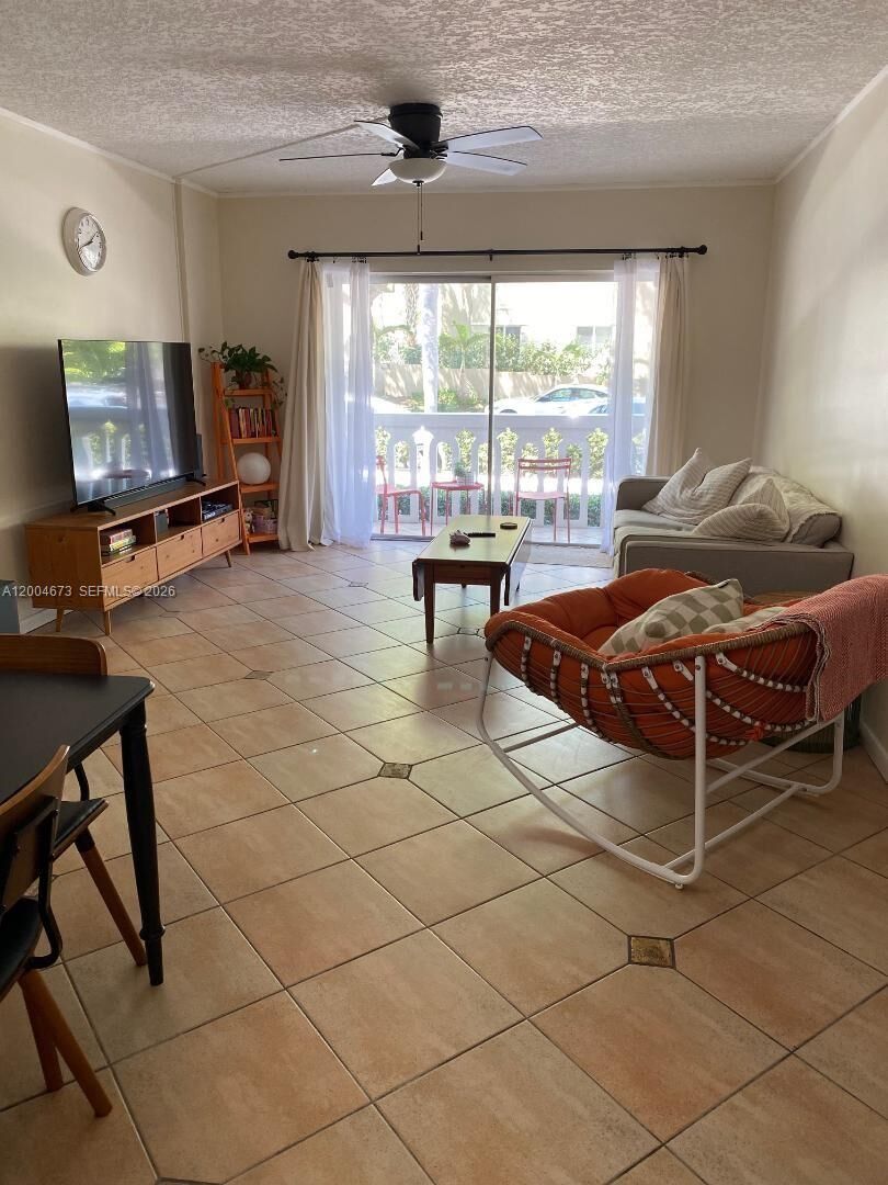 Property Photo:  100 Edgewater Dr 102  FL 33133 