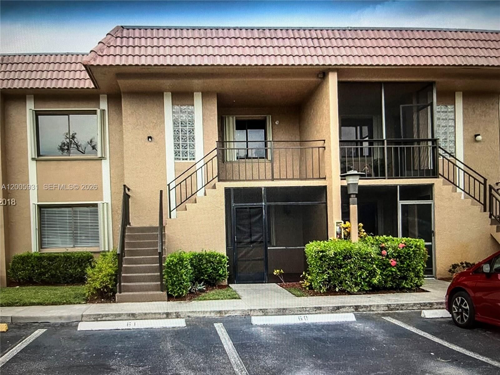 Property Photo:  201 Lakeview Drive 204  FL 33326 