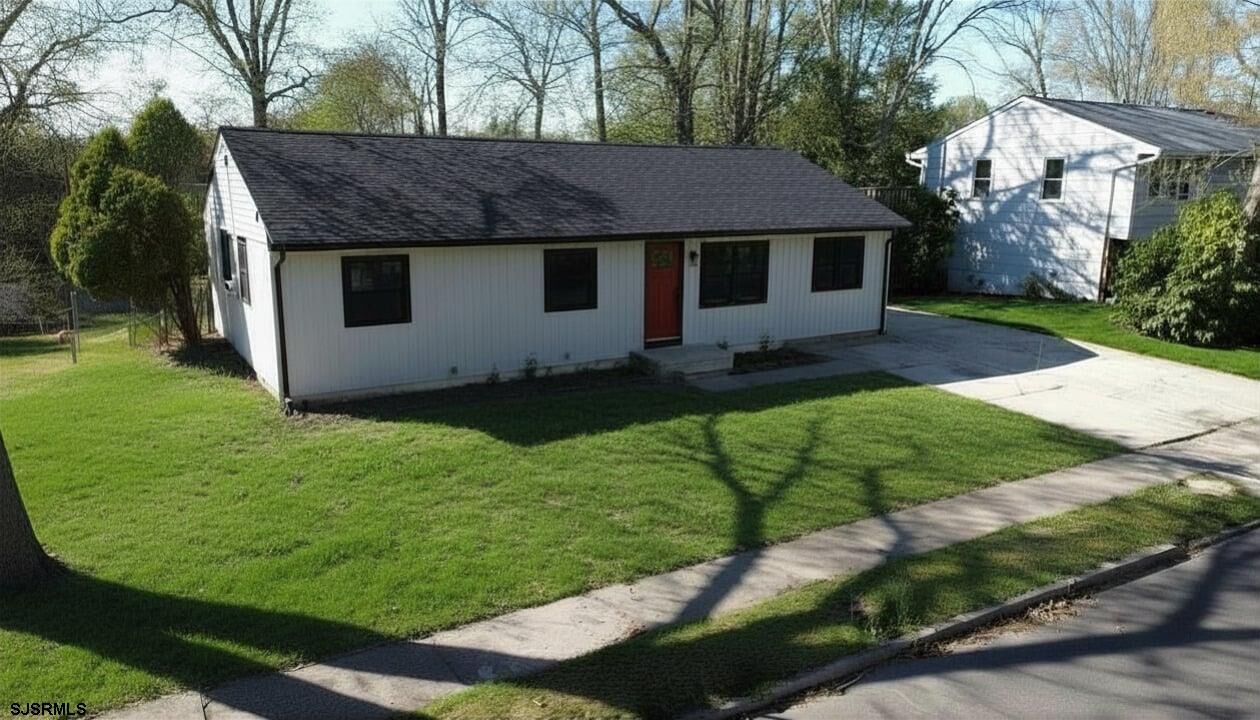 Property Photo:  10 Franklin Dr  NJ 08244 