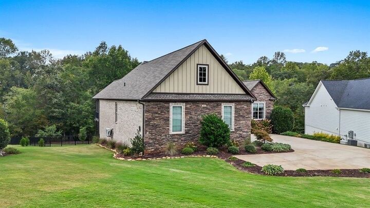 Property Photo:  383 Island Green Lane  SC 29349 