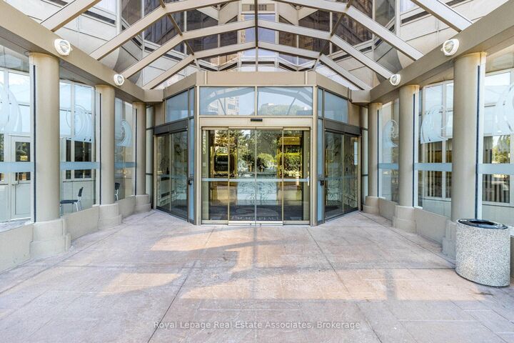 Property Photo: 1 Palace Pier Court 2407 ON M8V 3W9