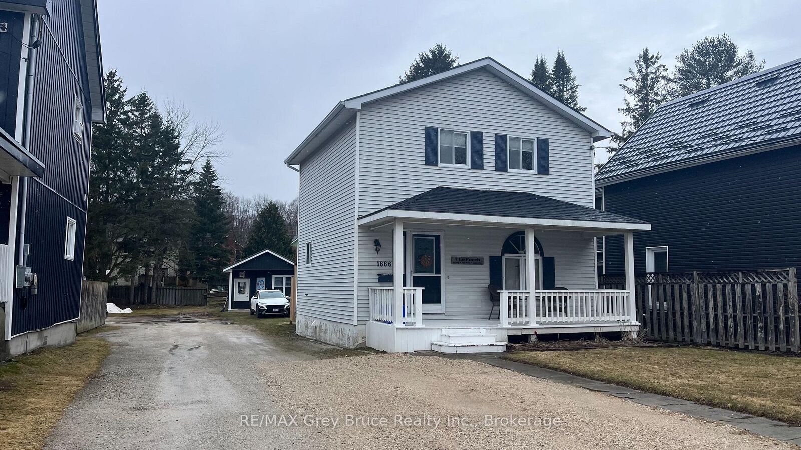 Property Photo: 1666 3rd Avenue W ON N4K 4R4