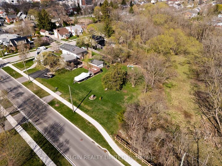 Property Photo:  36 Third Avenue  ON N5R 4K1 