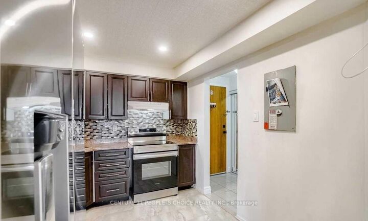 Photo de la propriété:  41 Markbrook Lane 411  ON M9V 5E6 