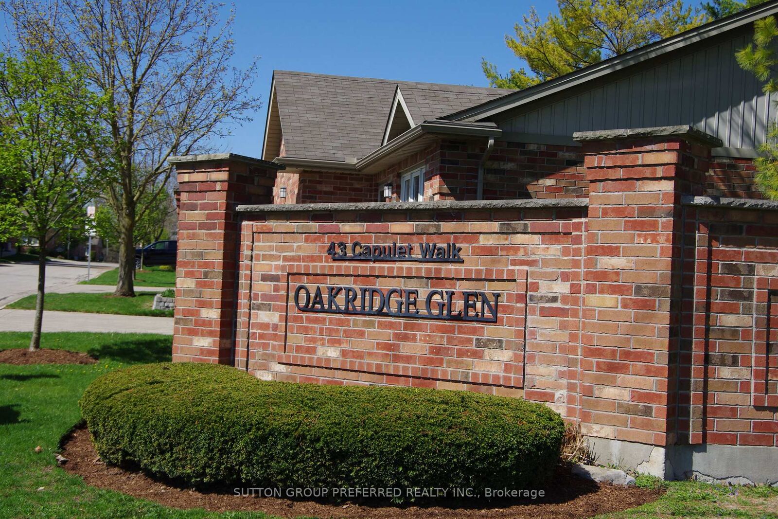 Property Photo: 43 Capulet Walk 41 ON N6H 5V5