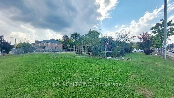 Property Photo:  1061 Elgin Mills Road E  ON L4S 1M7 