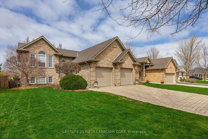 Property Photo:  4 Oakwood Court  ON N4X 1B3 