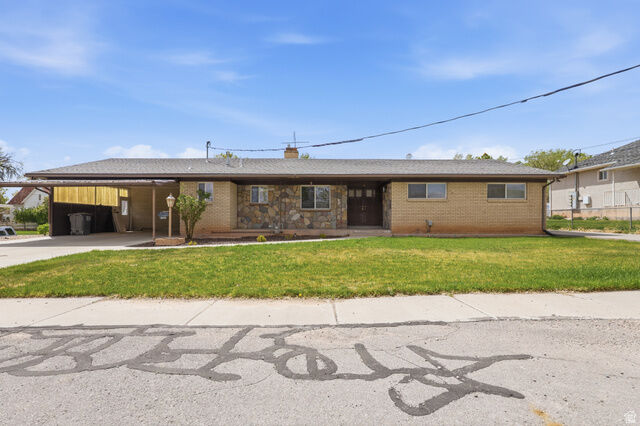 Property Photo:  333 N 300 E  UT 84701 
