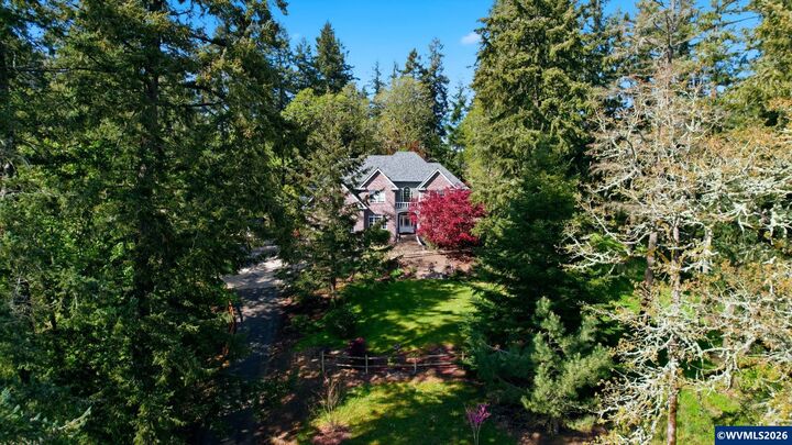 Property Photo: 462 Shannon Dr NW OR 97321