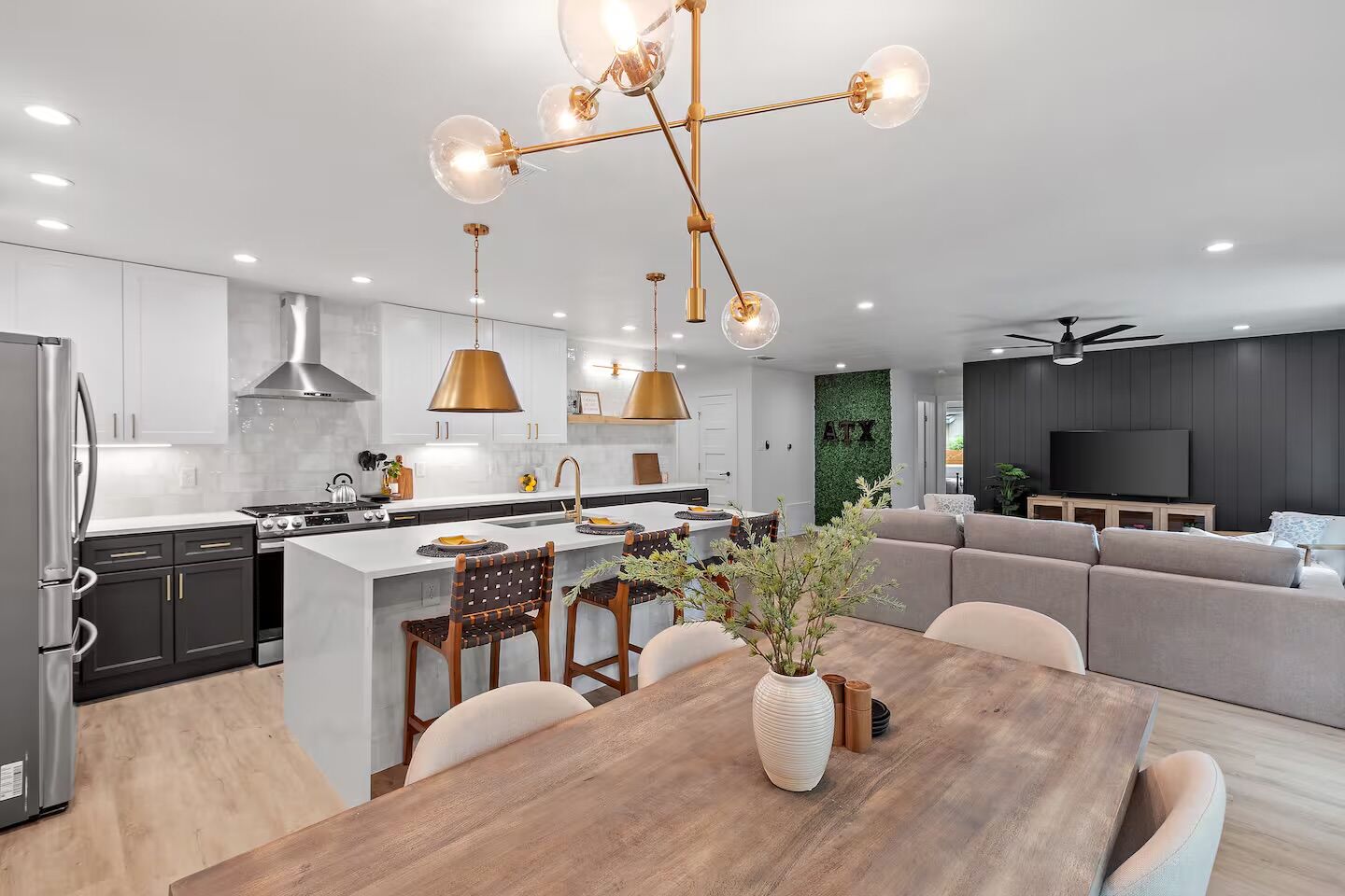 Property Photo: 8517 Romney Road TX 78748
