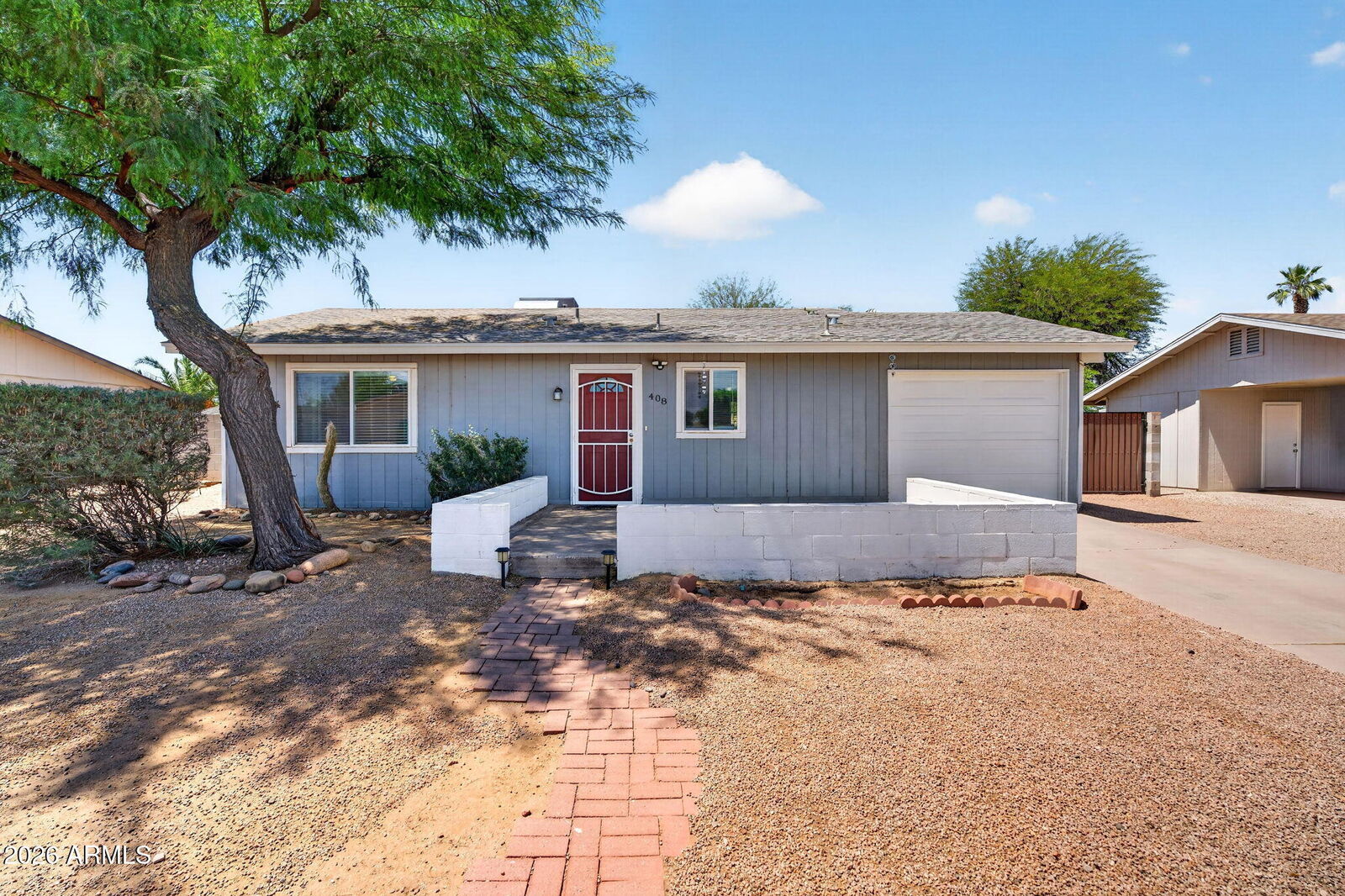 Property Photo:  408 N Los Feliz Drive  AZ 85226 