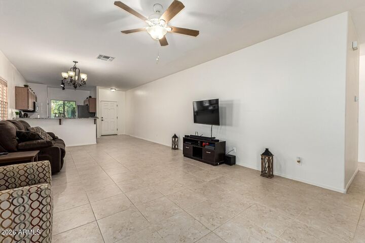 Property Photo:  900 W Broadway Avenue 62  AZ 85120 