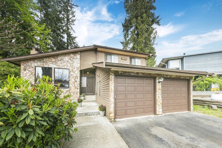 1215 Cypress Place — photo 1