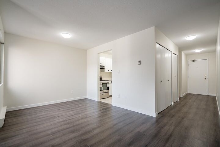 Property Photo: 33850 Fern Street 304 BC V2S 6C3