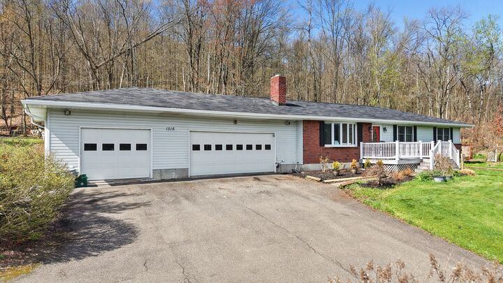 Property Photo:  1516 Quaker Lake Road  PA 18812 