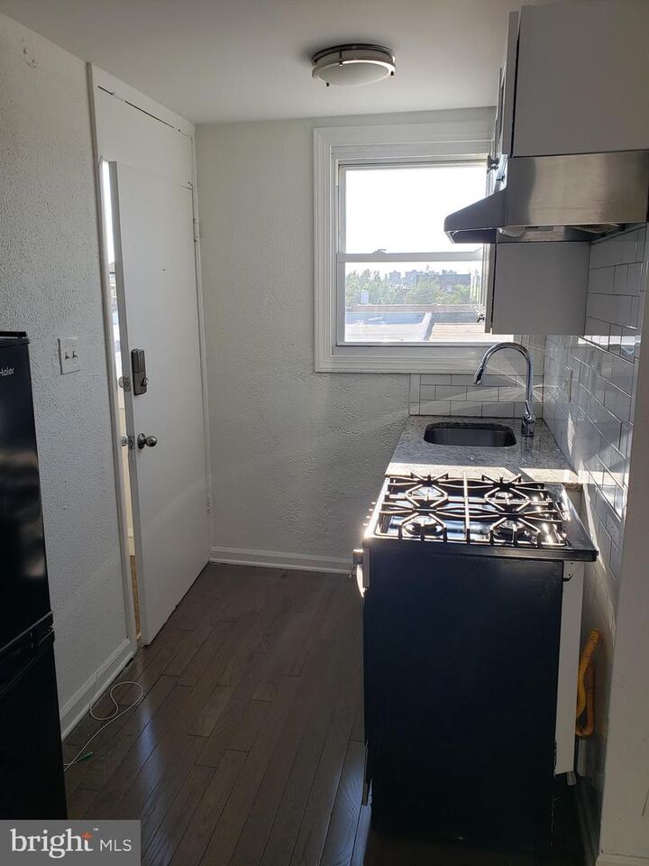 Property Photo:  2208 S 15th Street 3  PA 19145 
