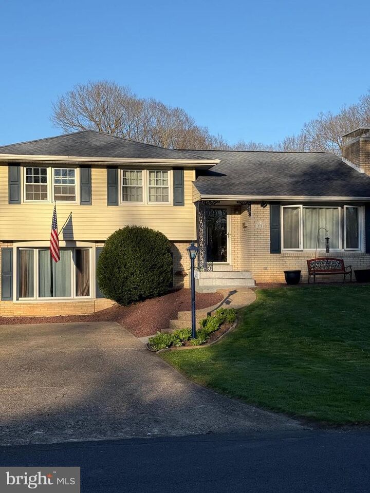 Property Photo:  25 Oak Avenue  PA 17011 